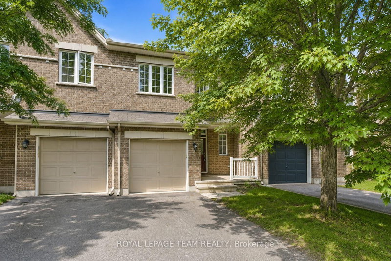239 Tandalee Crescent