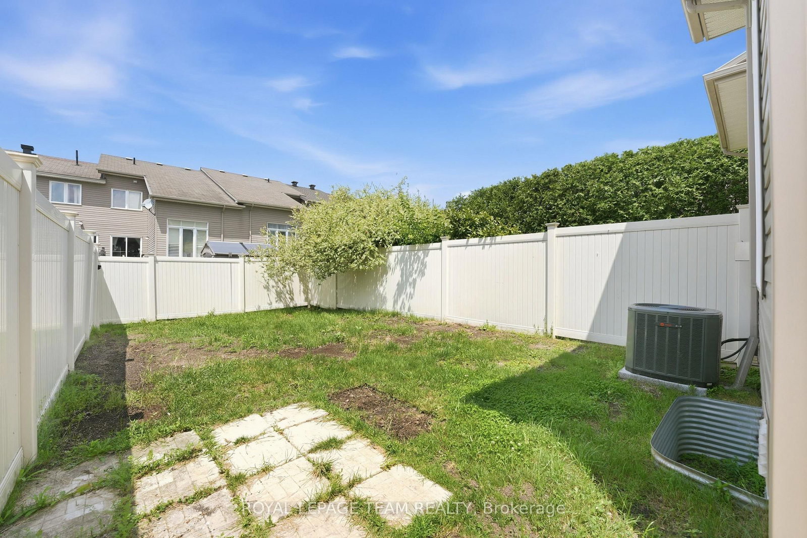 239 Tandalee Crescent • Ottawa, ON photo 38