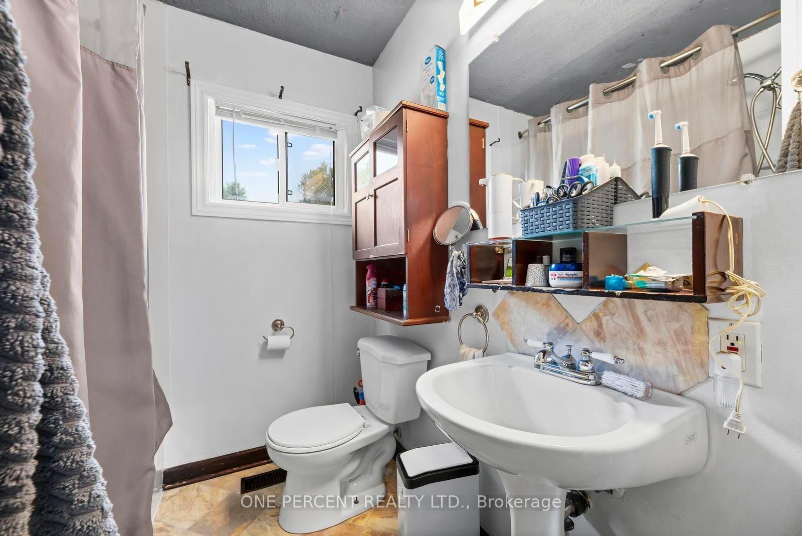 10 Magnolia Street • Highlands East, ON photo 12
