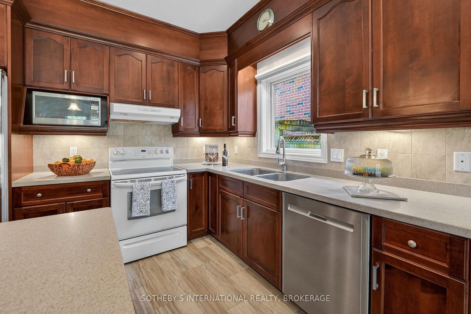 64 Mason Court • Welland, ON photo 9