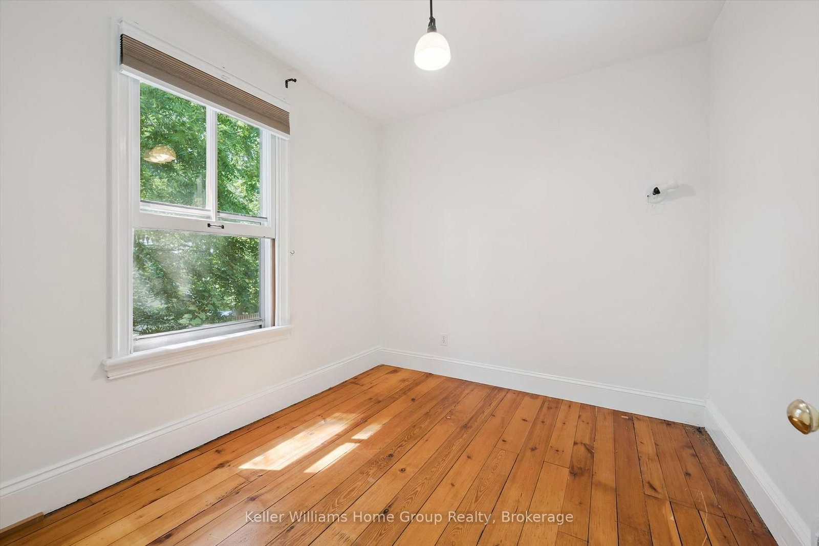129 Suffolk Street W • Guelph, ON photo 26