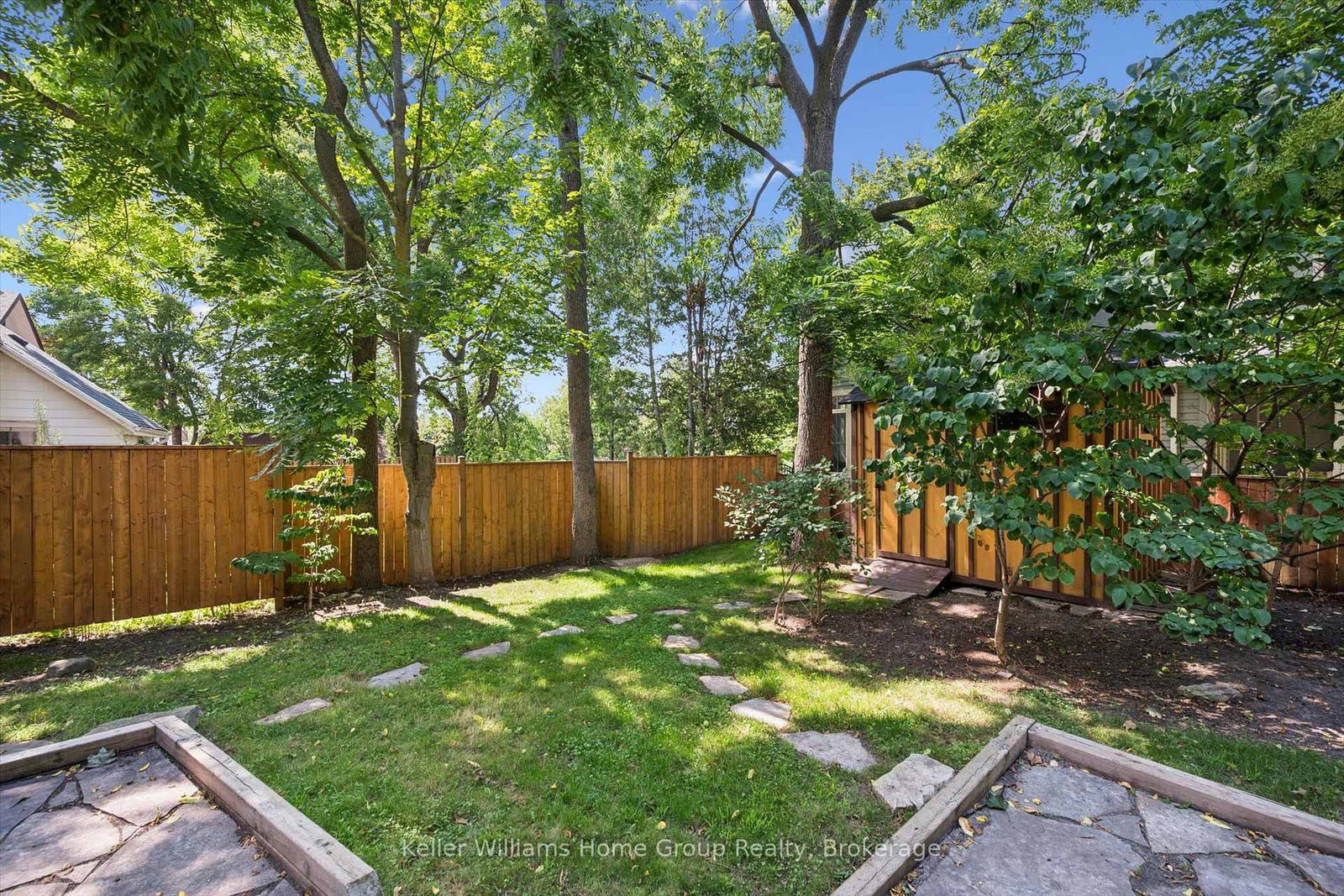 129 Suffolk Street W • Guelph, ON photo 37