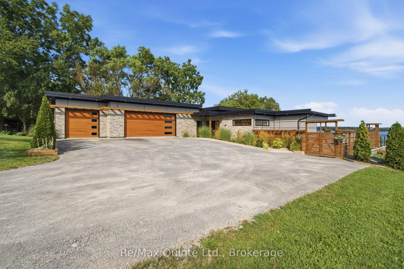 8 Bayview Point Road