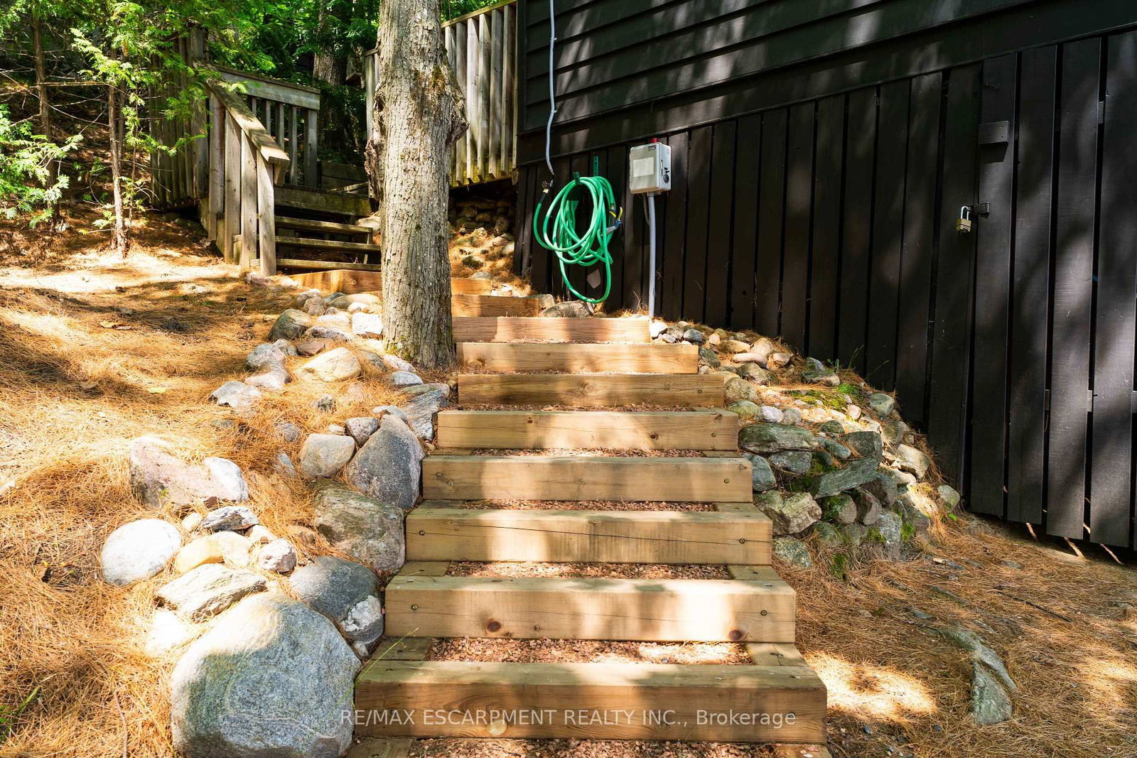 1009 Fogo Street • Muskoka Lakes, ON photo 39