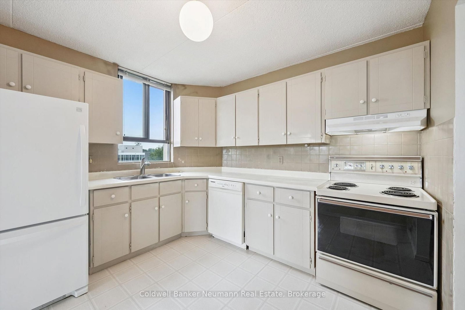 22 Marilyn Drive • #708 • Guelph, ON photo 15