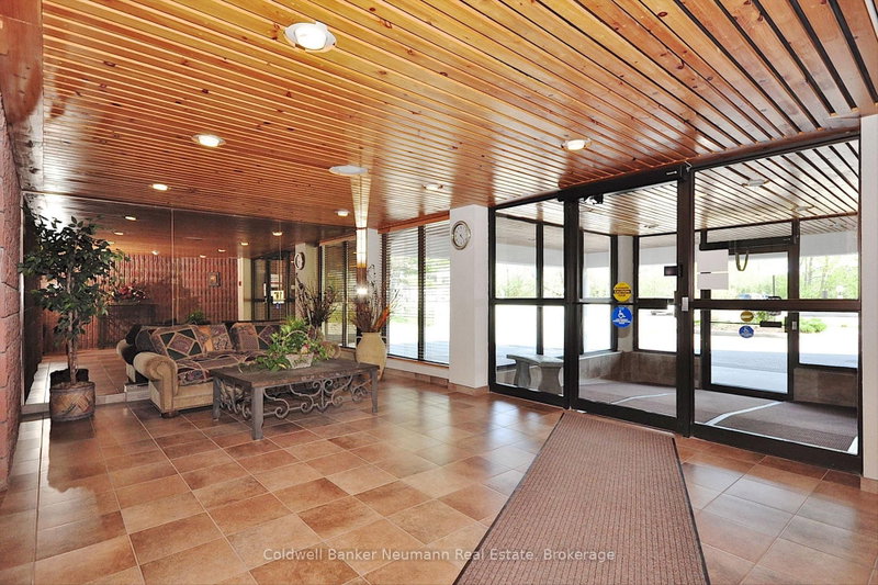 22 Marilyn Dr photo 4