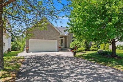 Detached House for sale at 17 Warnock Court, Ottawa, Ontario, K1J 1H1 - Carson Meadows - MLS: X13675506