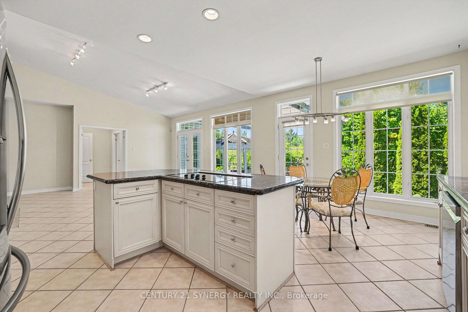 17 Warnock Court • Ottawa, ON photo 13