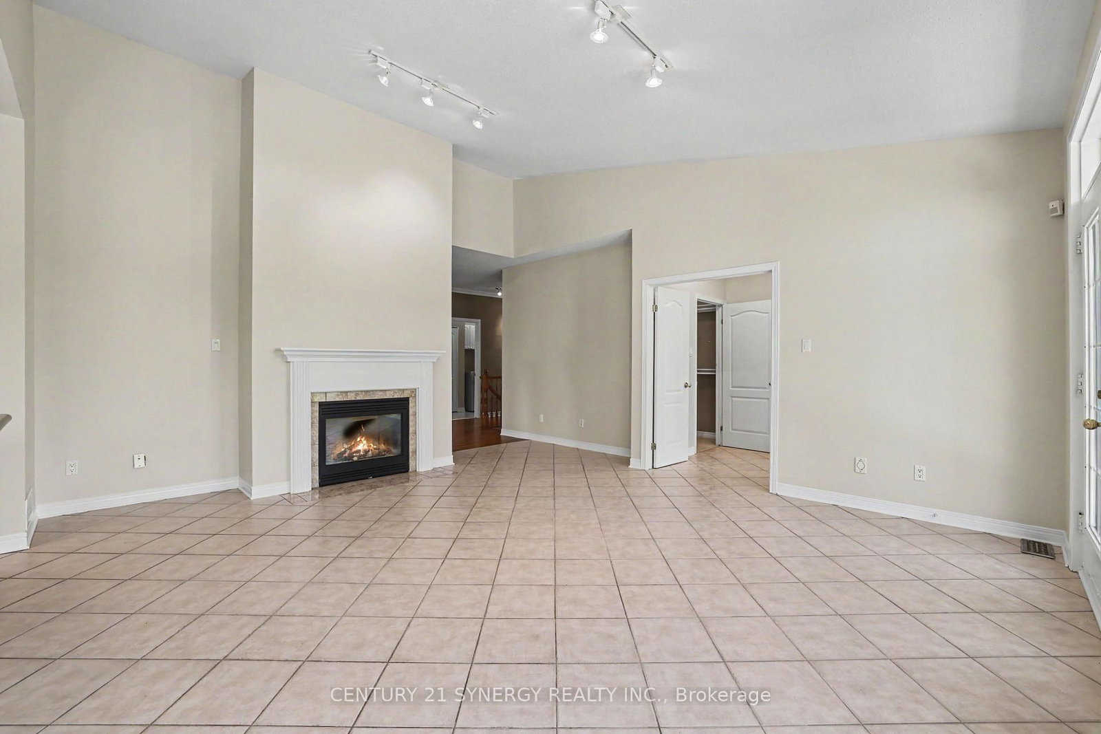 17 Warnock Court • Ottawa, ON photo 20