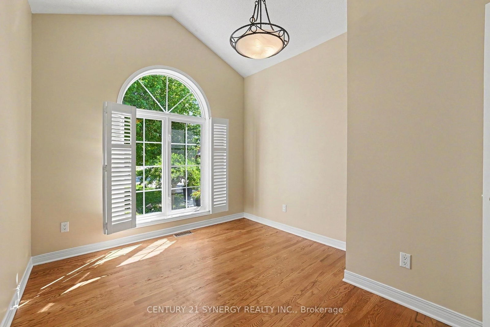 17 Warnock Court • Ottawa, ON photo 23