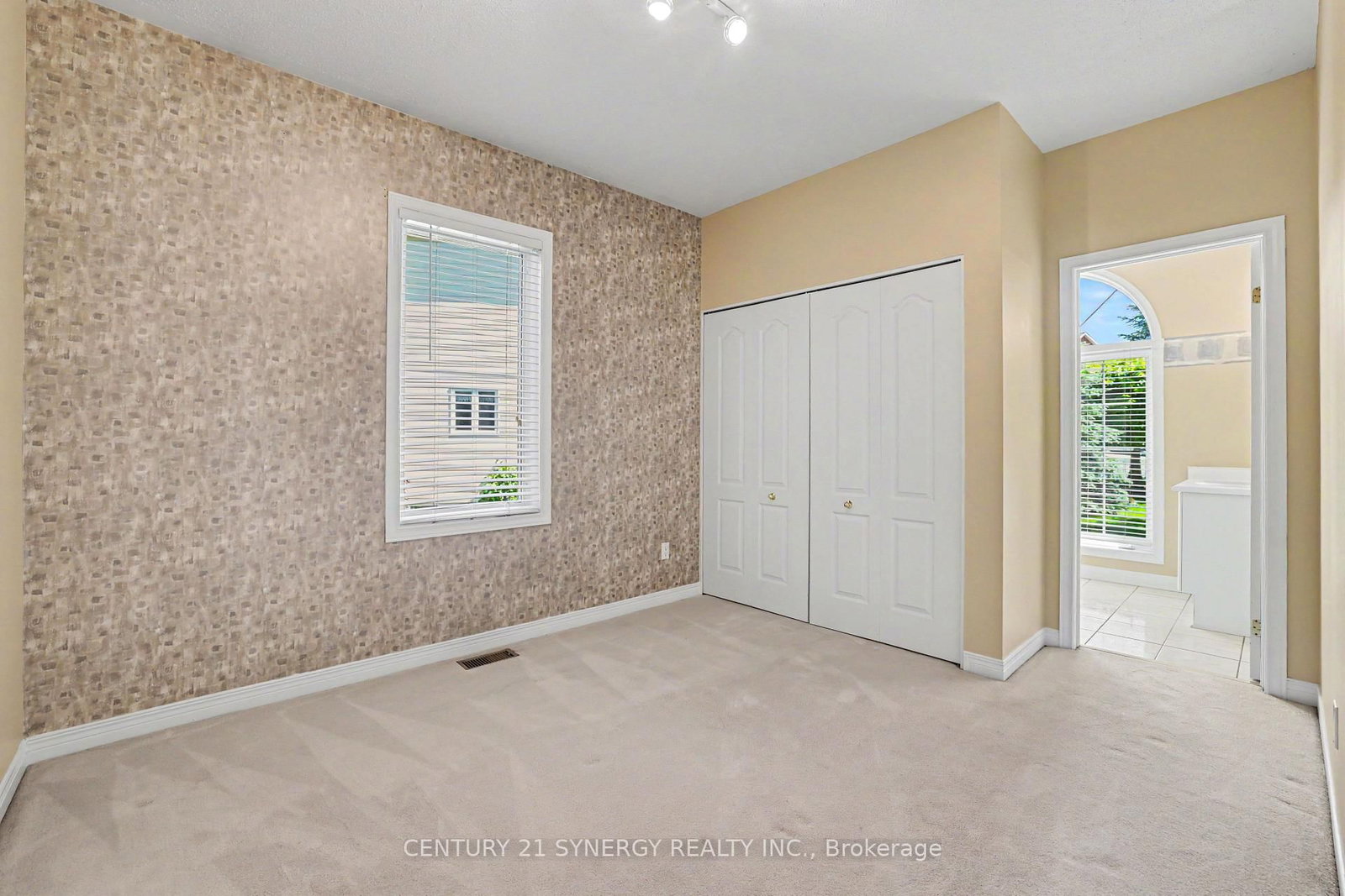 17 Warnock Court • Ottawa, ON photo 32