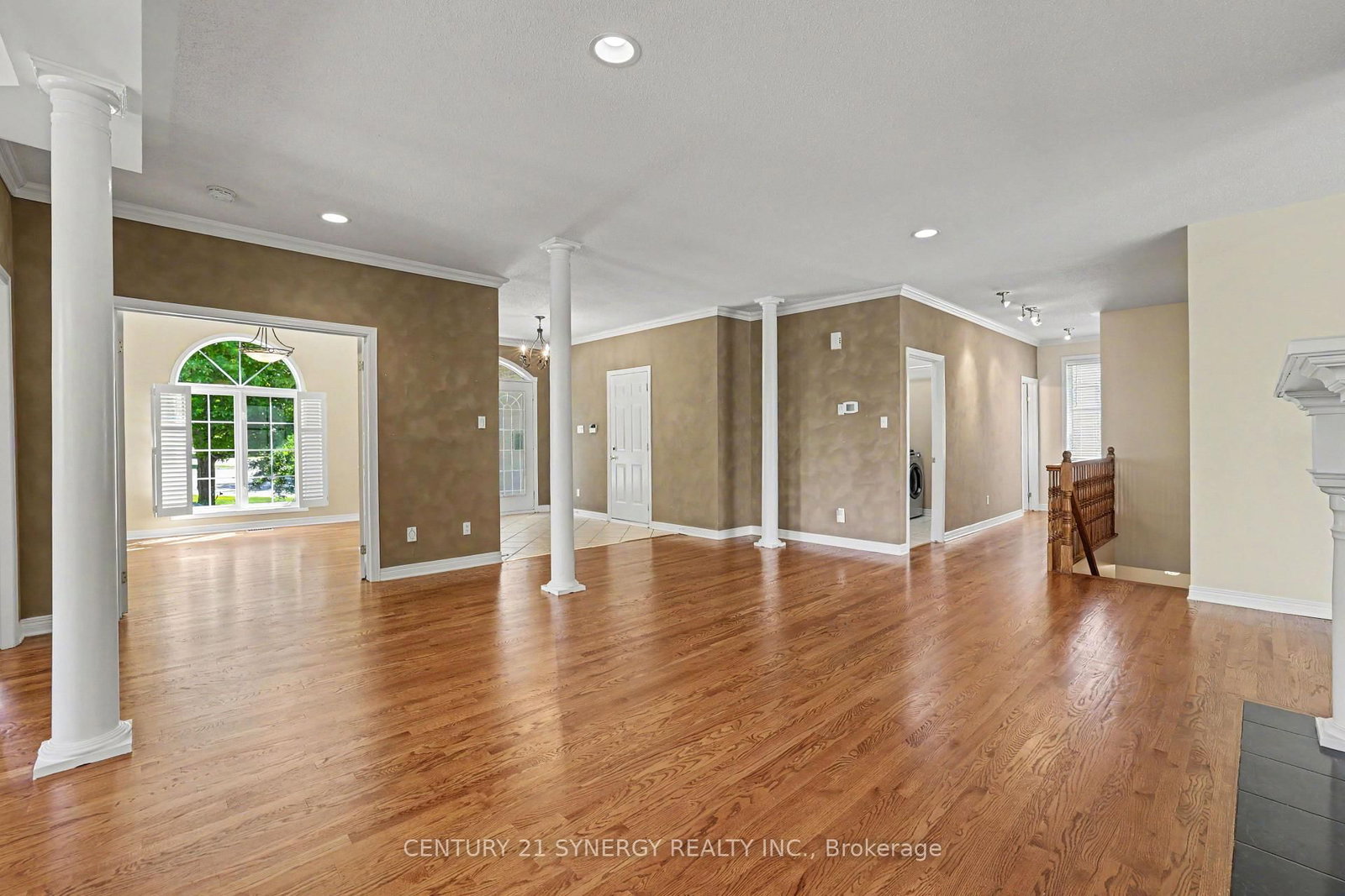 17 Warnock Court • Ottawa, ON photo 8