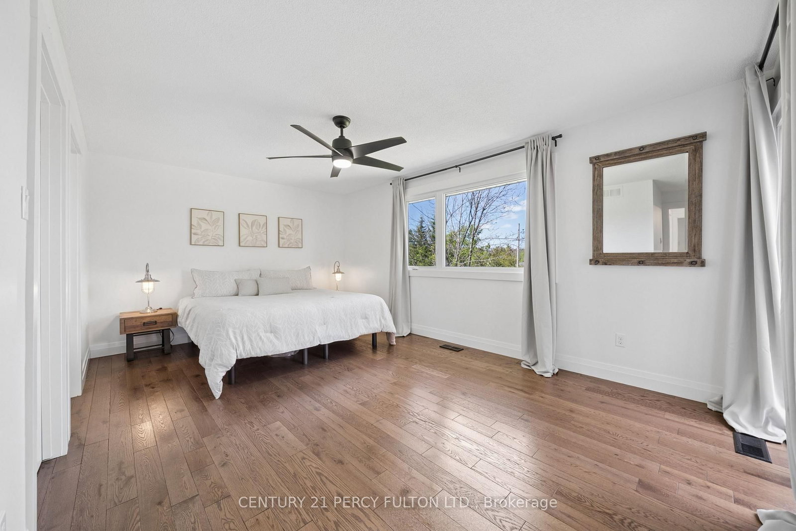1935 Pratt's Marina Road • Selwyn, ON photo 14