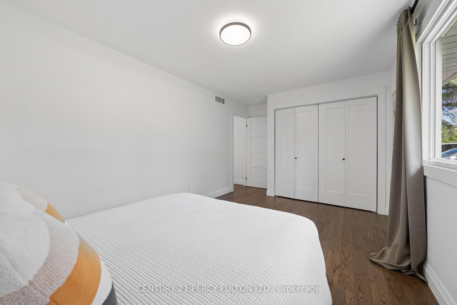 1935 Pratt's Marina Road • Selwyn, ON photo 18