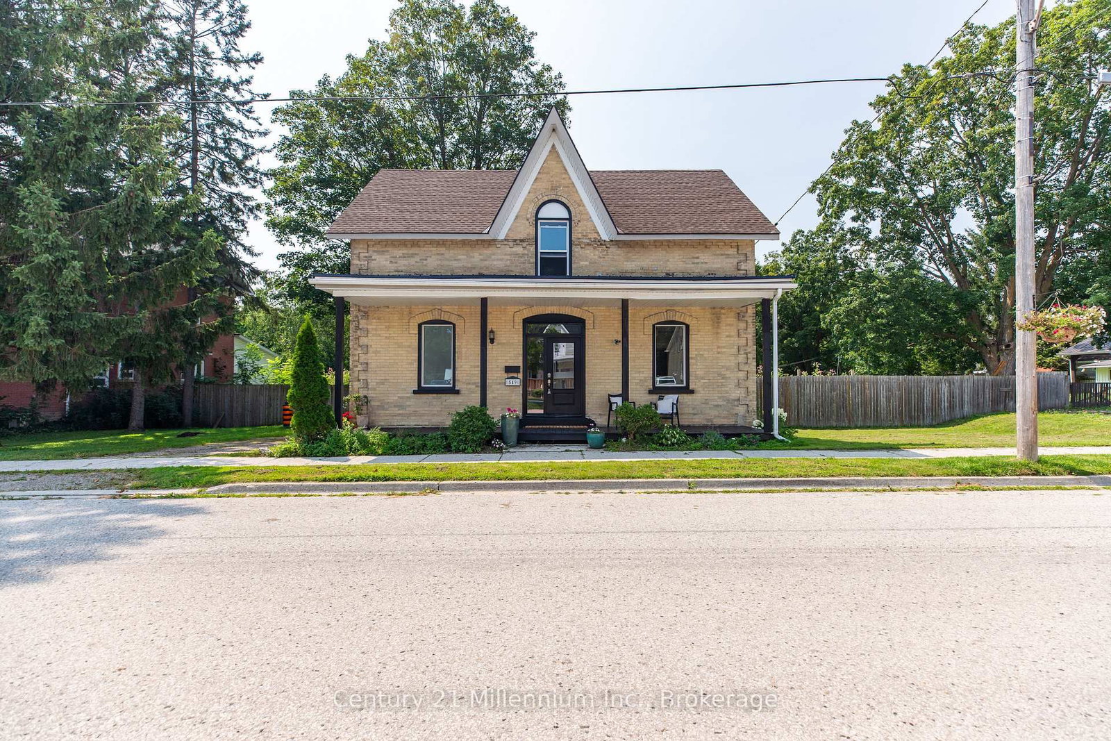 Listing photo 2
