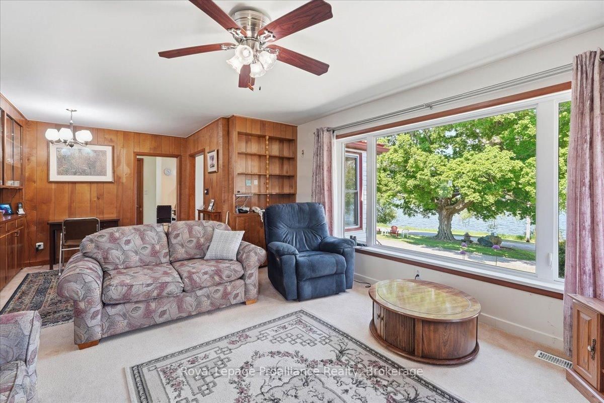 906 N Big Island Road • Prince Edward County, ON photo 12
