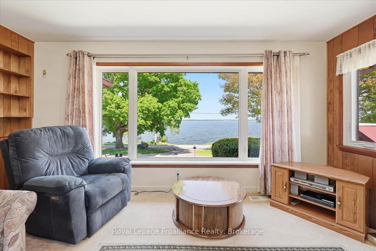 906 N Big Island Road • Prince Edward County, ON photo 13