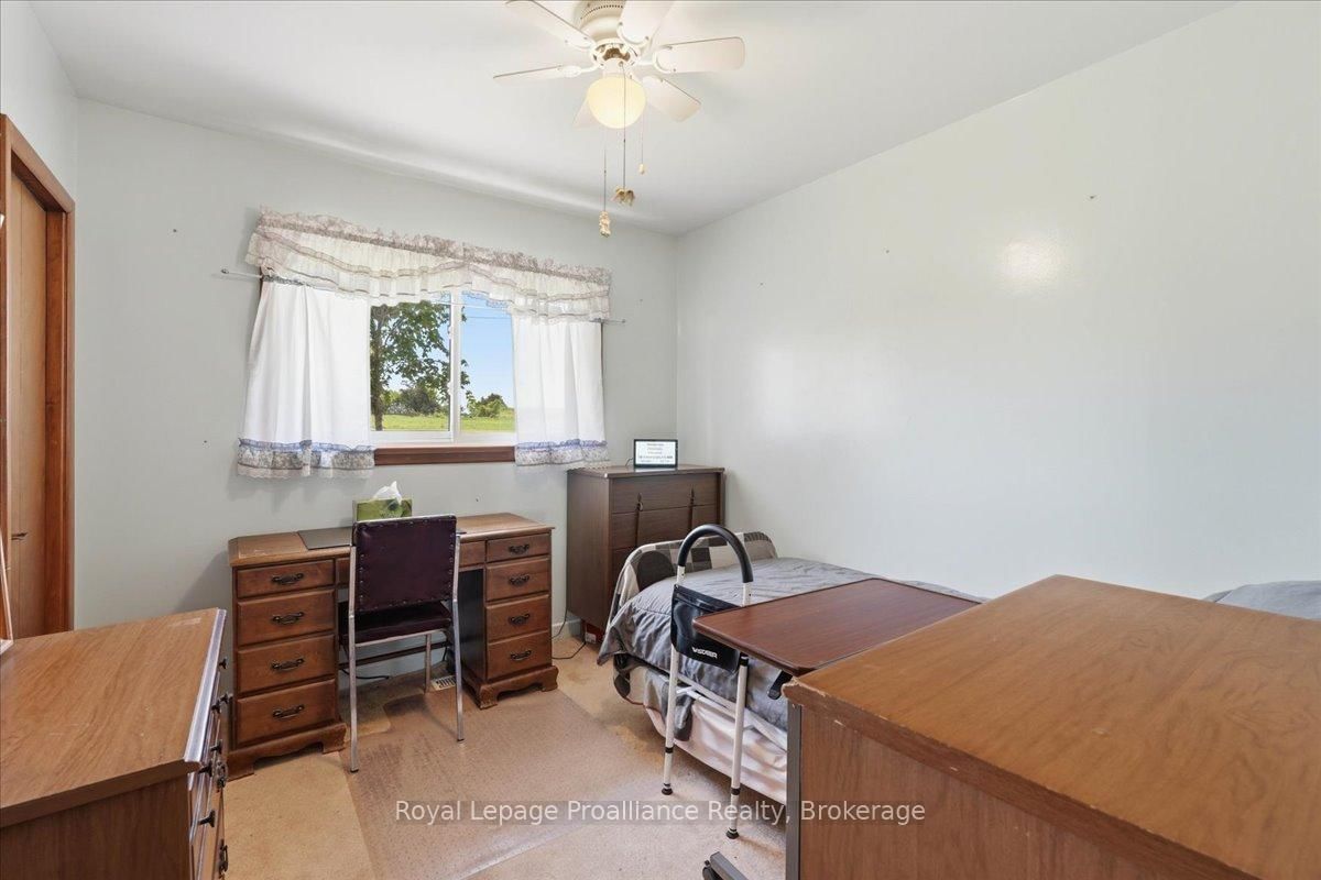 906 N Big Island Road • Prince Edward County, ON photo 18