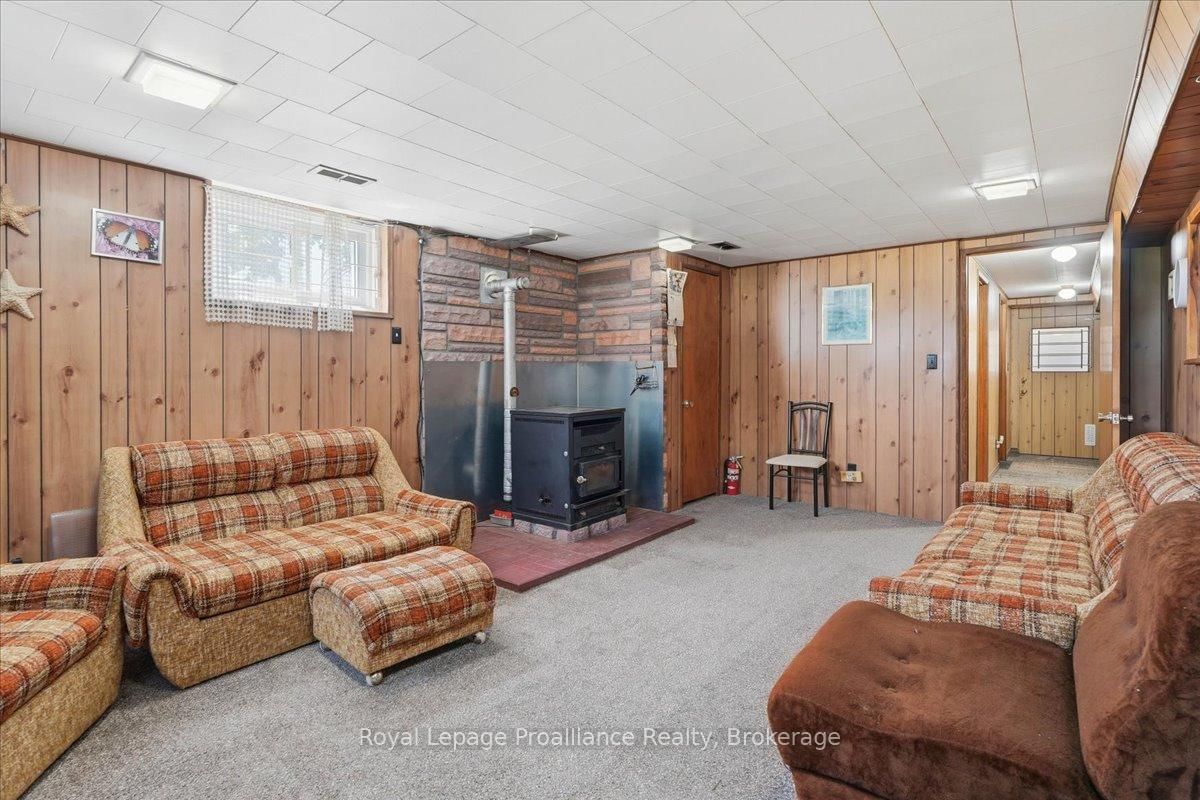 906 N Big Island Road • Prince Edward County, ON photo 26