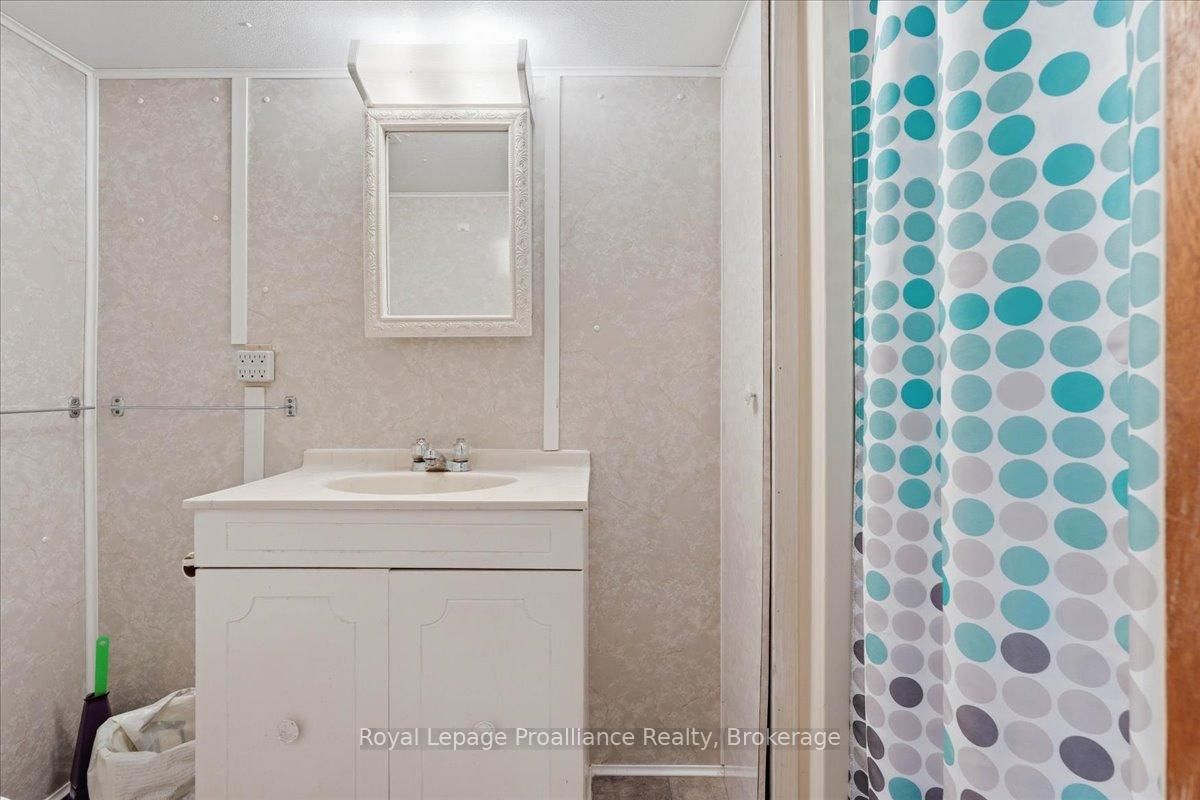 906 N Big Island Road • Prince Edward County, ON photo 30