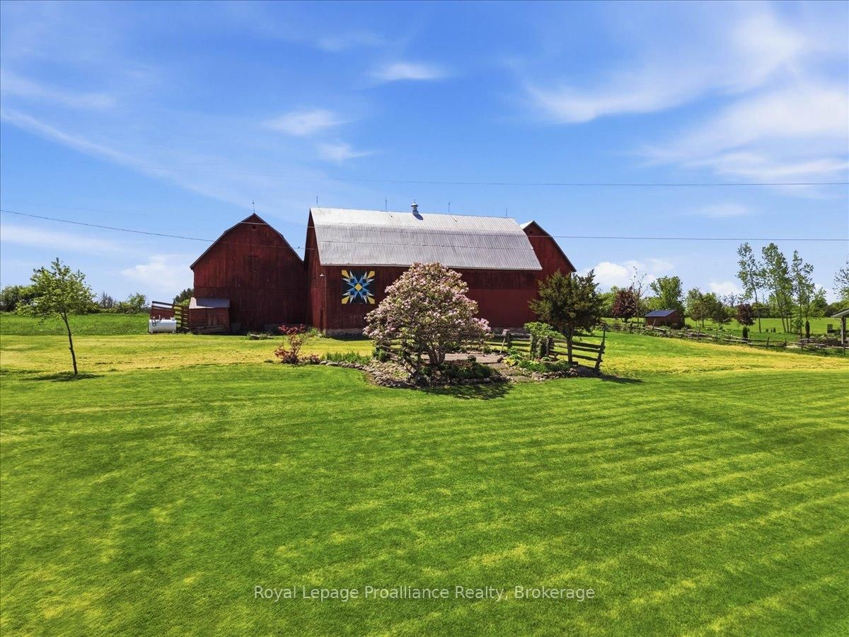 906 N Big Island Road • Prince Edward County, ON photo 31
