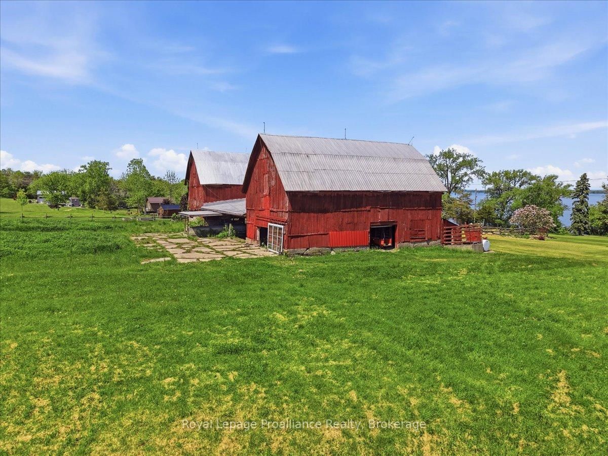 906 N Big Island Road • Prince Edward County, ON photo 36