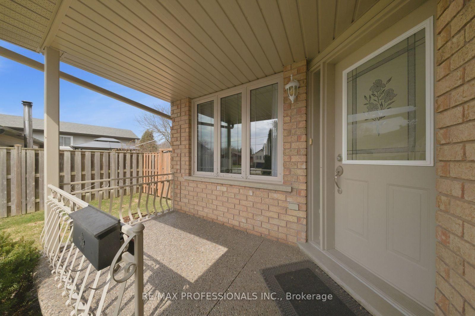 Listing Image 5