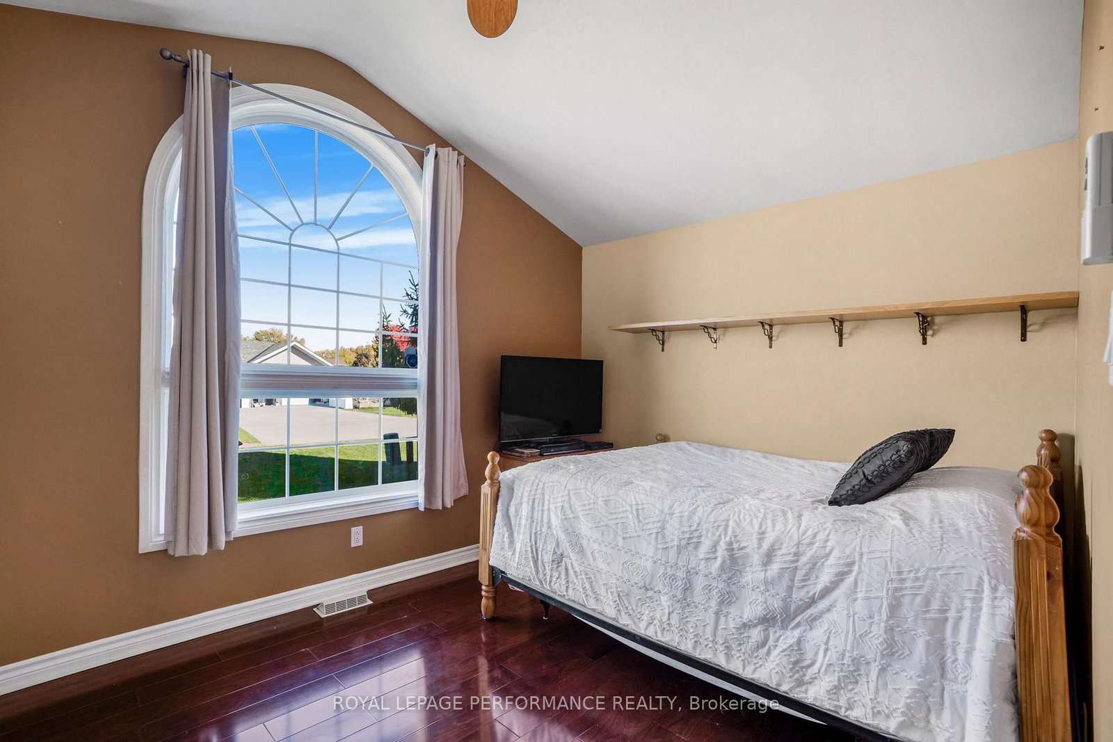 40 Lori Lane • North Dundas, ON photo 19