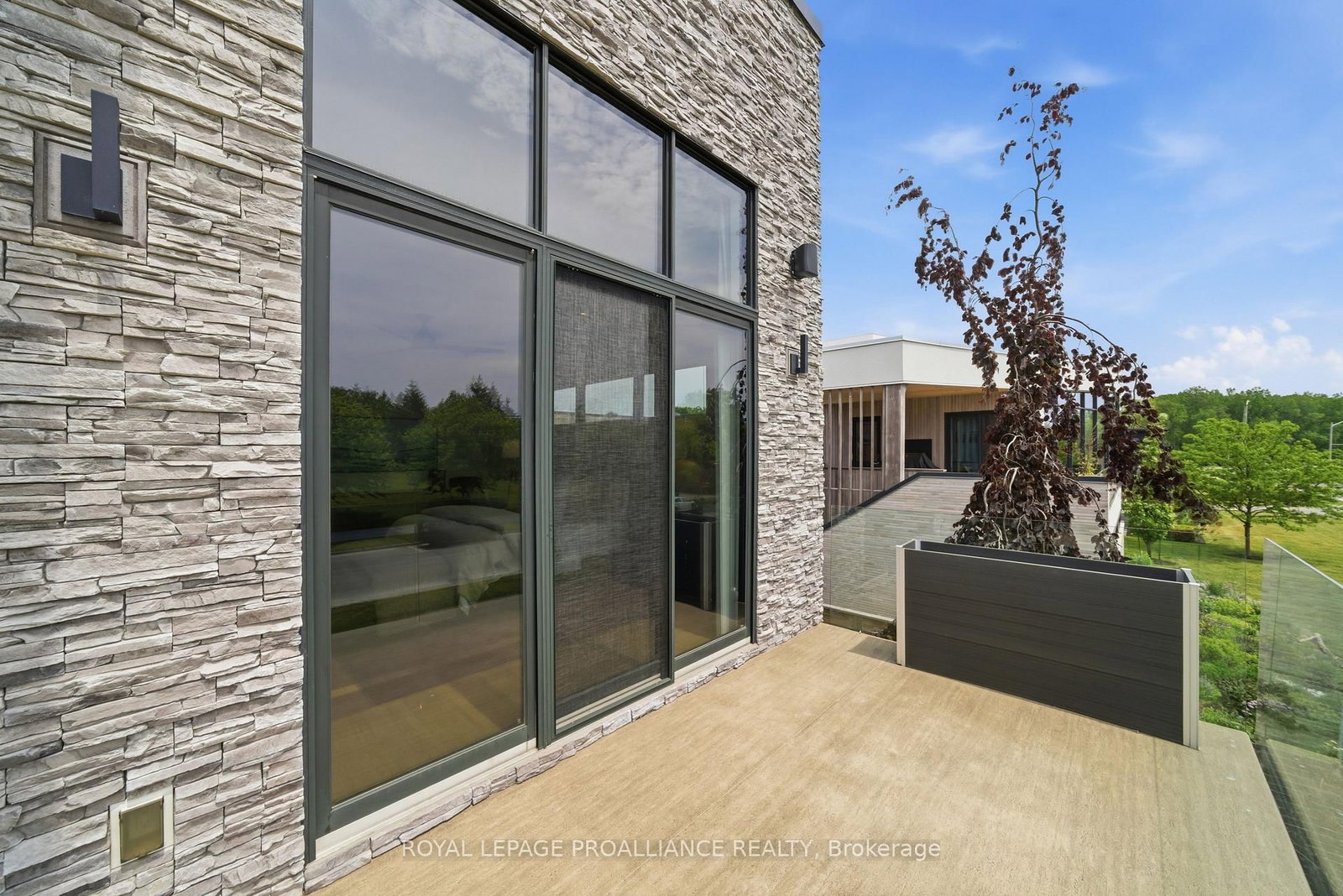 23 South Church Street • Belleville, ON photo 38