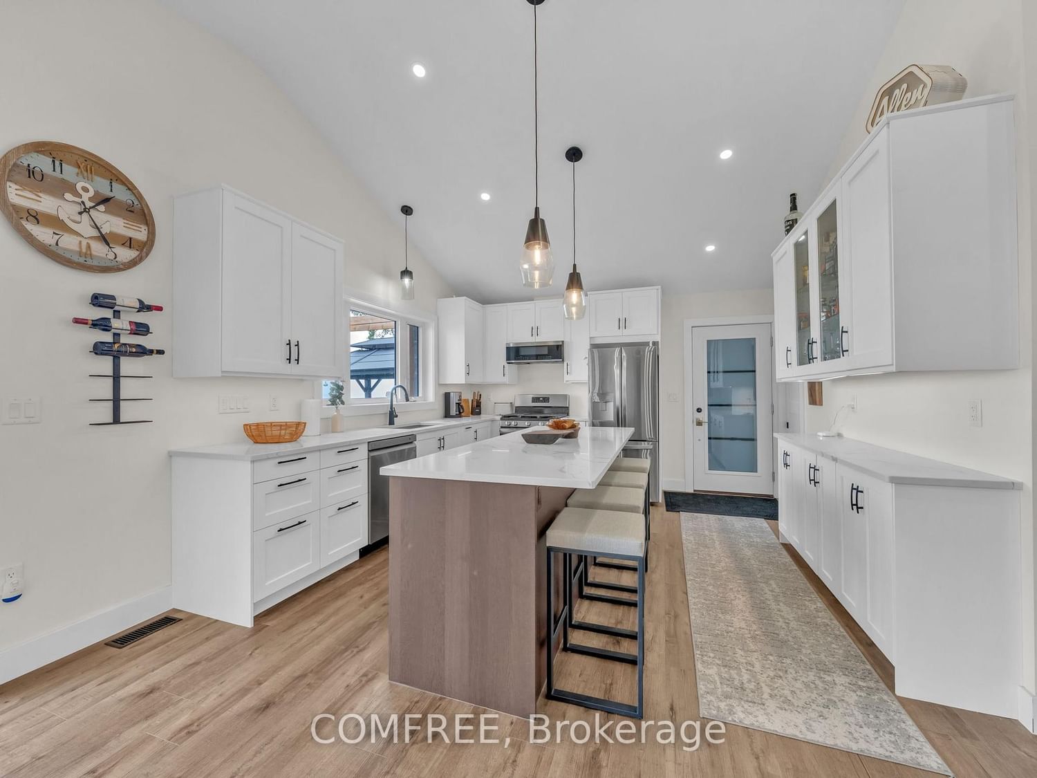 Listing Image 11
