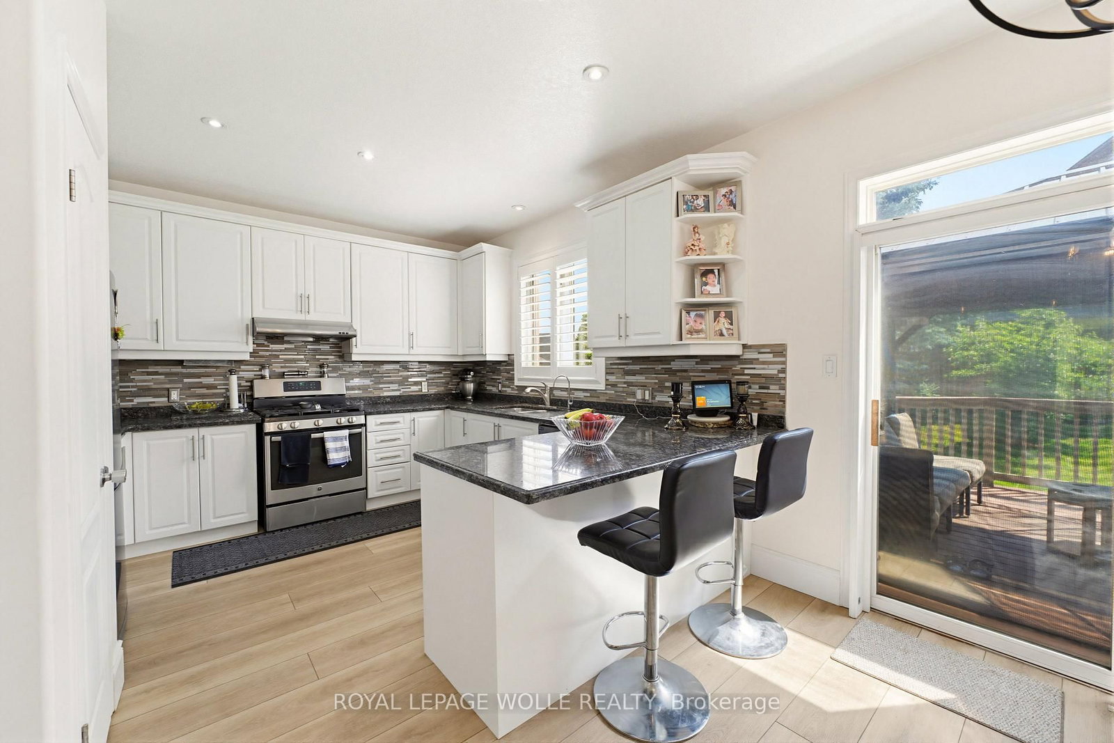 Listing Image 12