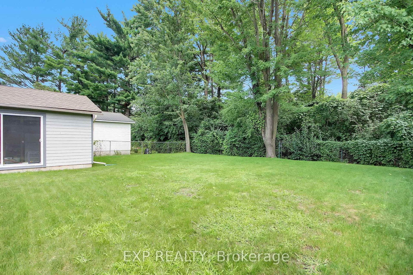 1447 Maxime Street • Ottawa, ON photo 25