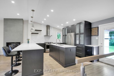1447 Maxime Street • Ottawa, ON photo 8