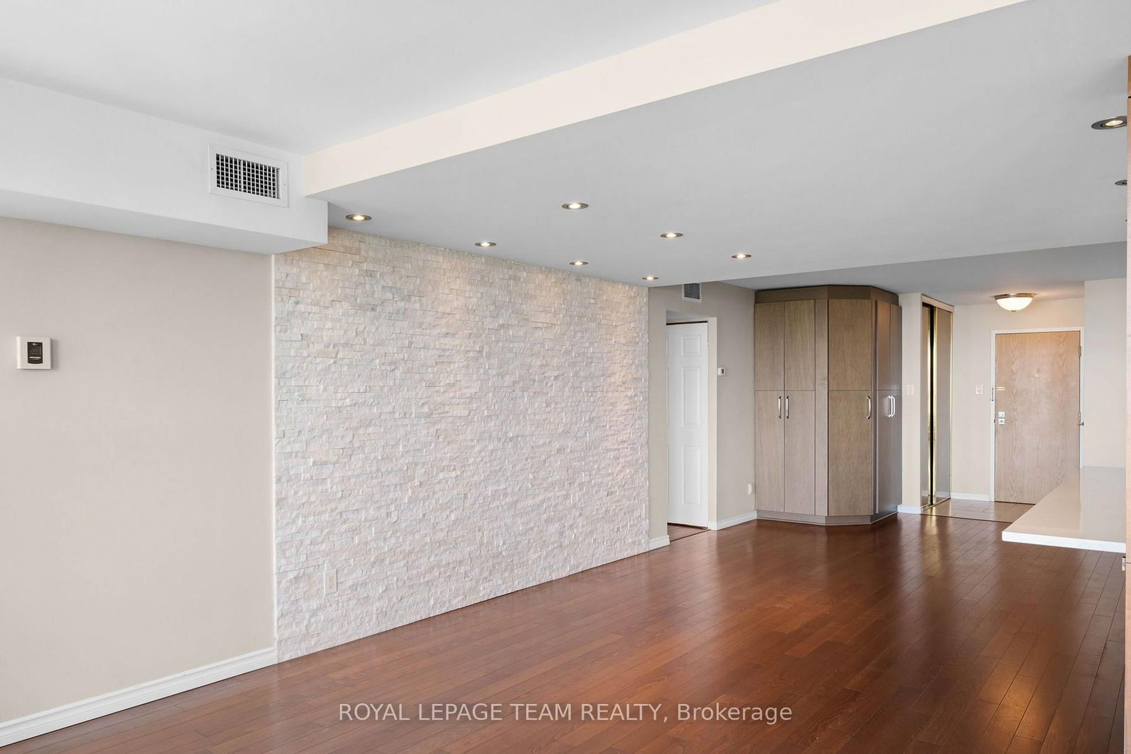 1500 Riverside Drive • #2408 • Ottawa, ON photo 21