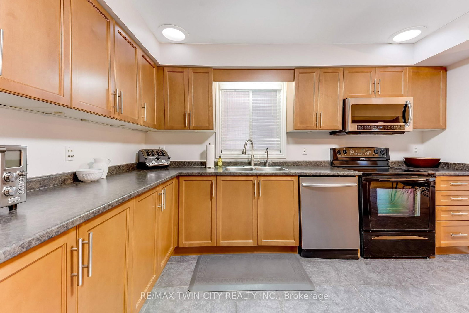 143 Riehm Street • Kitchener, ON photo 12