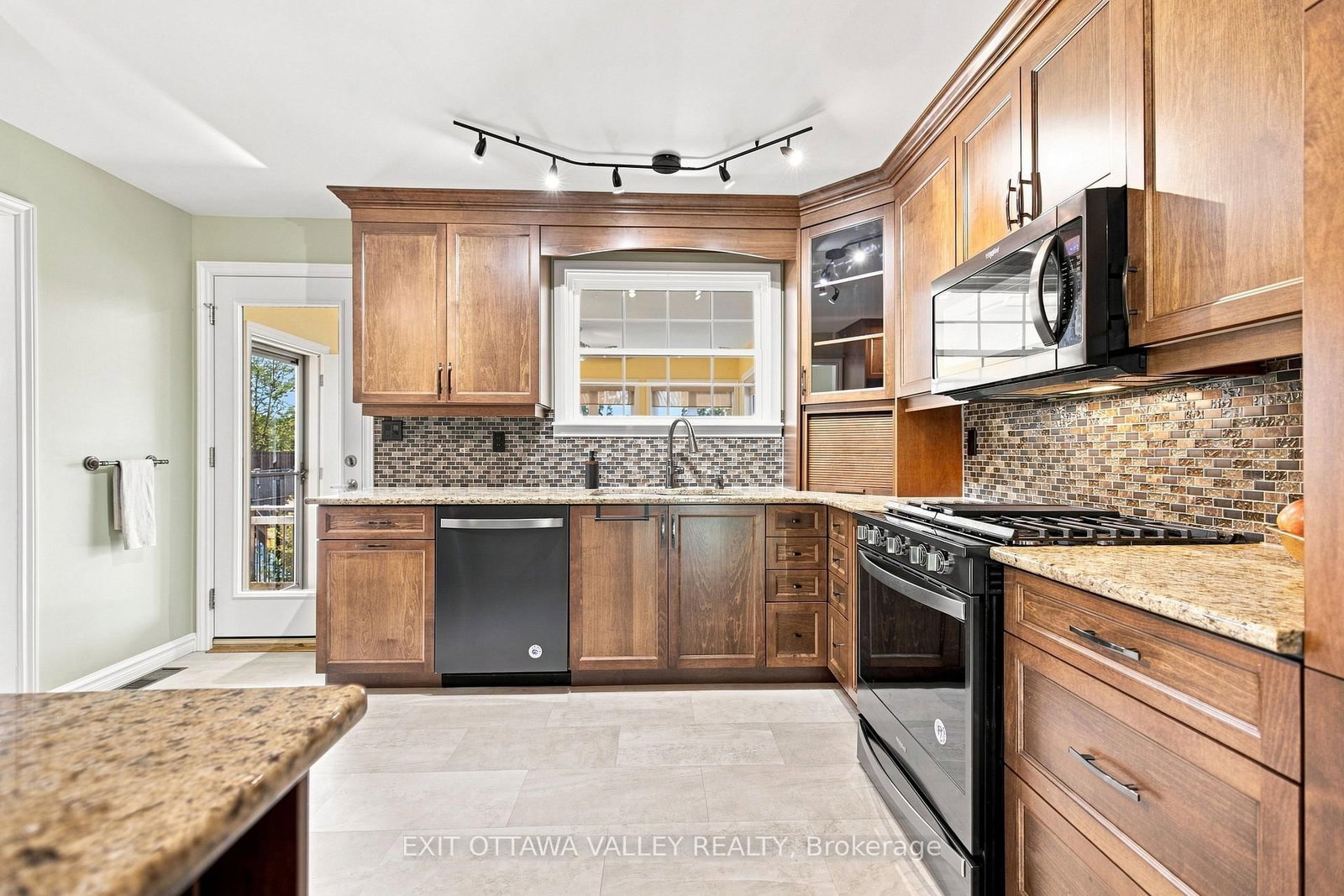 5 Valley Street • Pembroke, ON photo 24