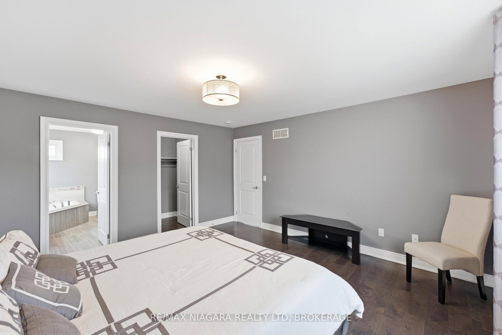 9305 Eagle Ridge Drive • Niagara Falls, ON photo 15