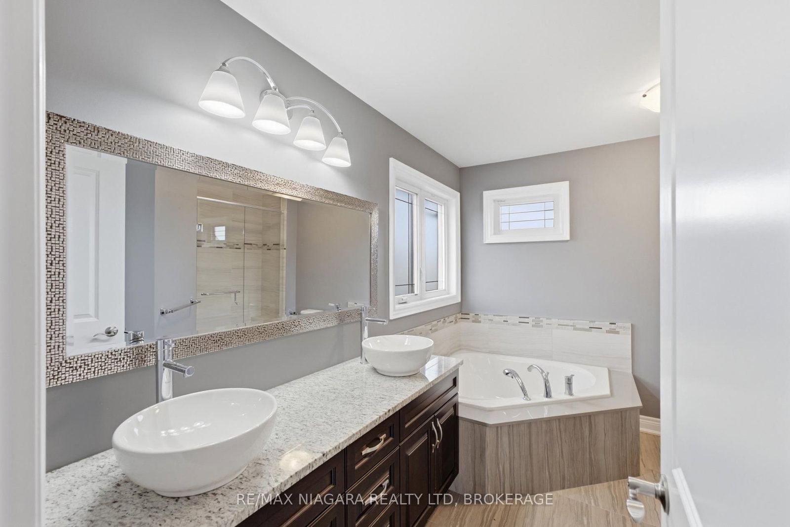 9305 Eagle Ridge Drive • Niagara Falls, ON photo 16