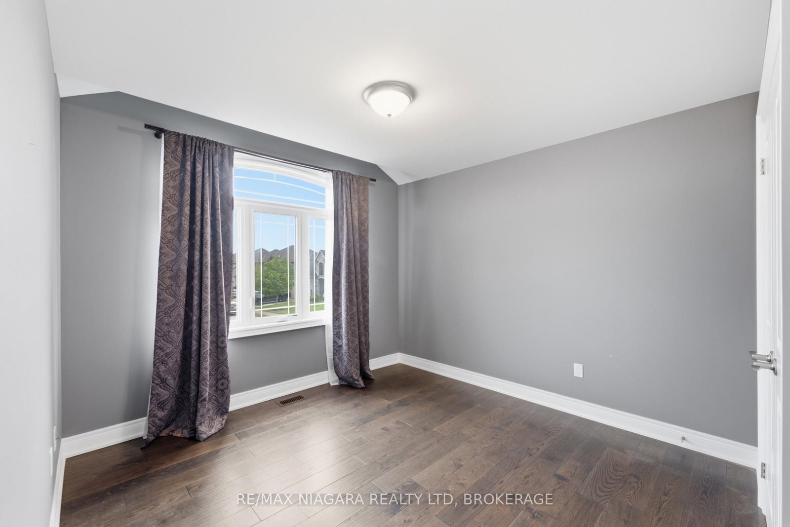 9305 Eagle Ridge Drive • Niagara Falls, ON photo 18