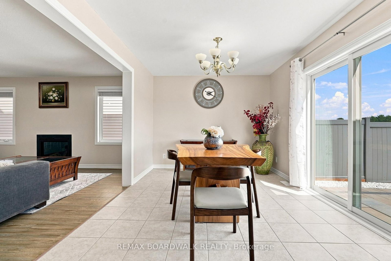 355 Sweetclover Way • Ottawa, ON photo 11
