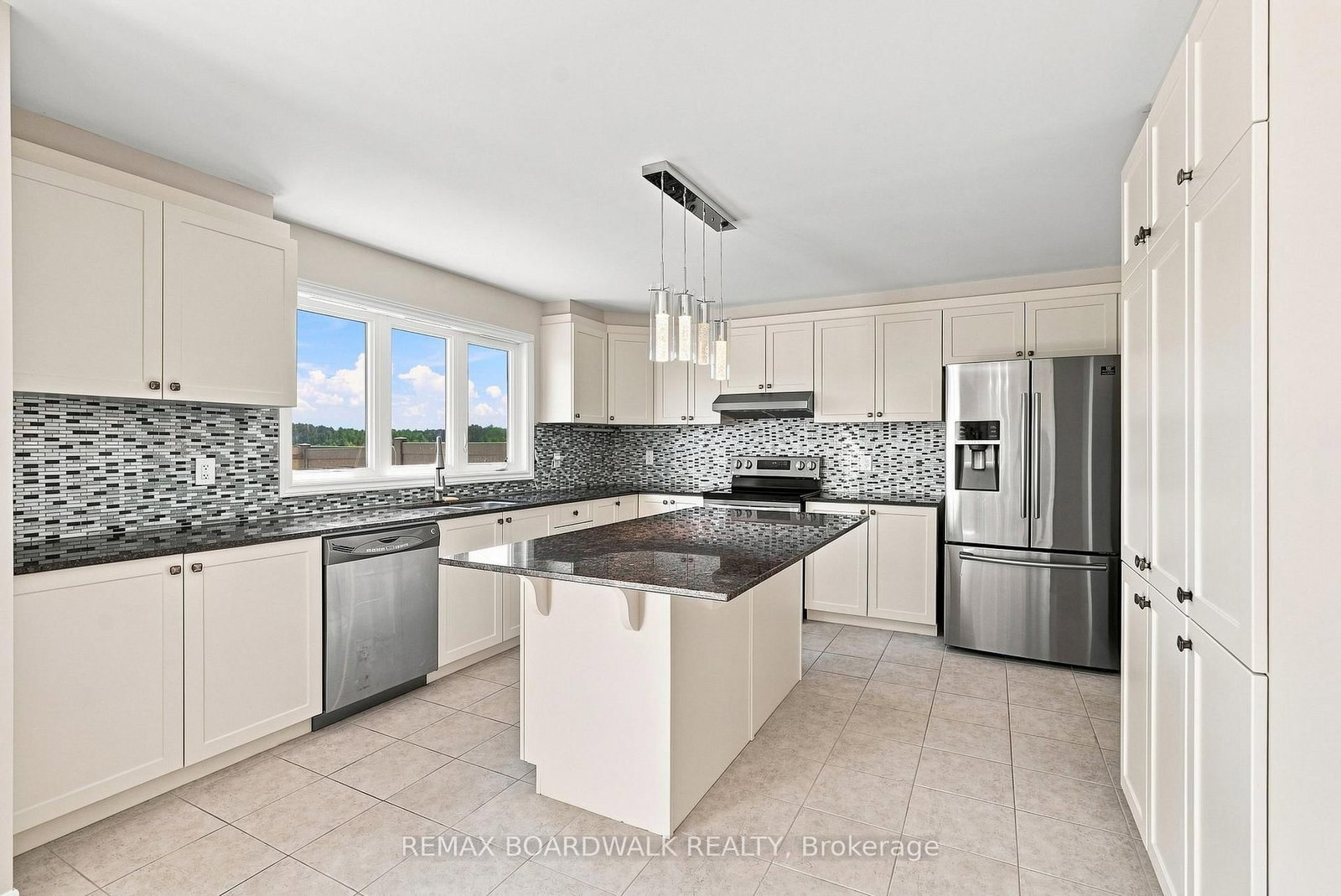 355 Sweetclover Way • Ottawa, ON photo 16