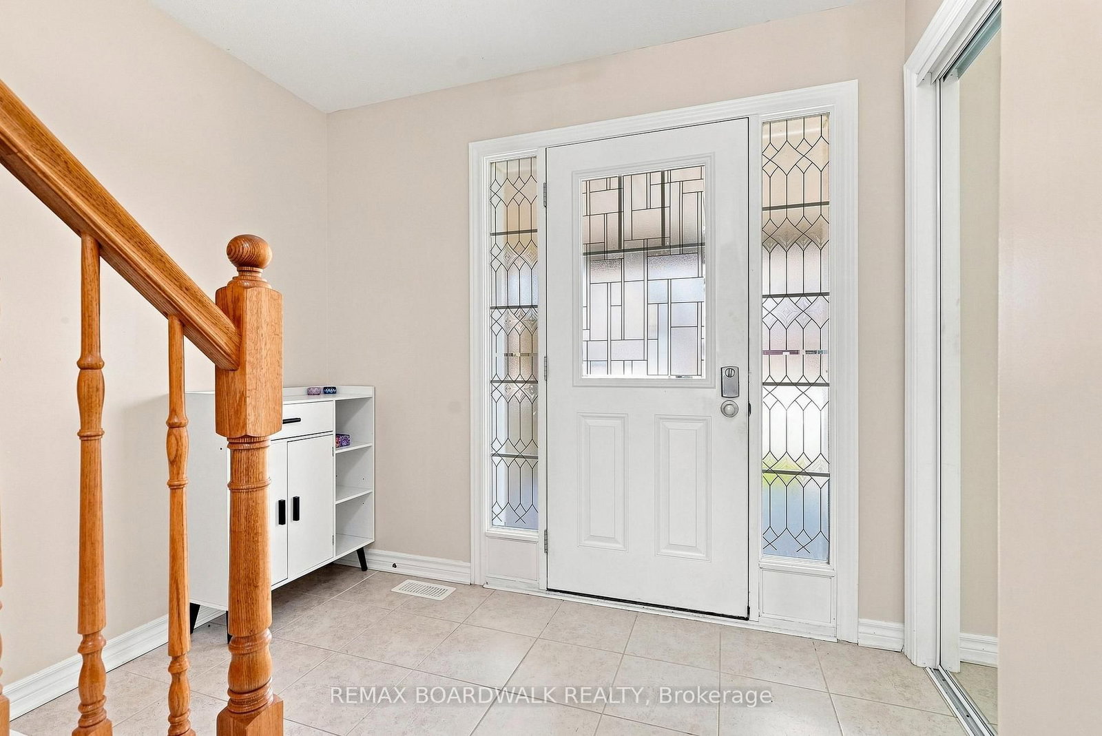 355 Sweetclover Way • Ottawa, ON photo 4