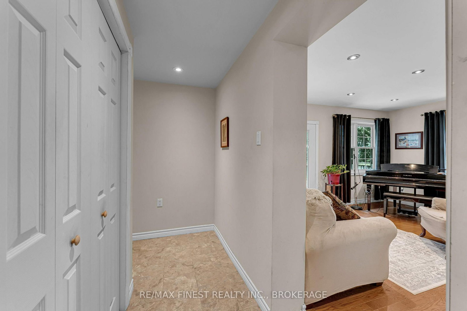 1011 Lennox and Addington County Rd 5 • Plantagenet, ON photo 20