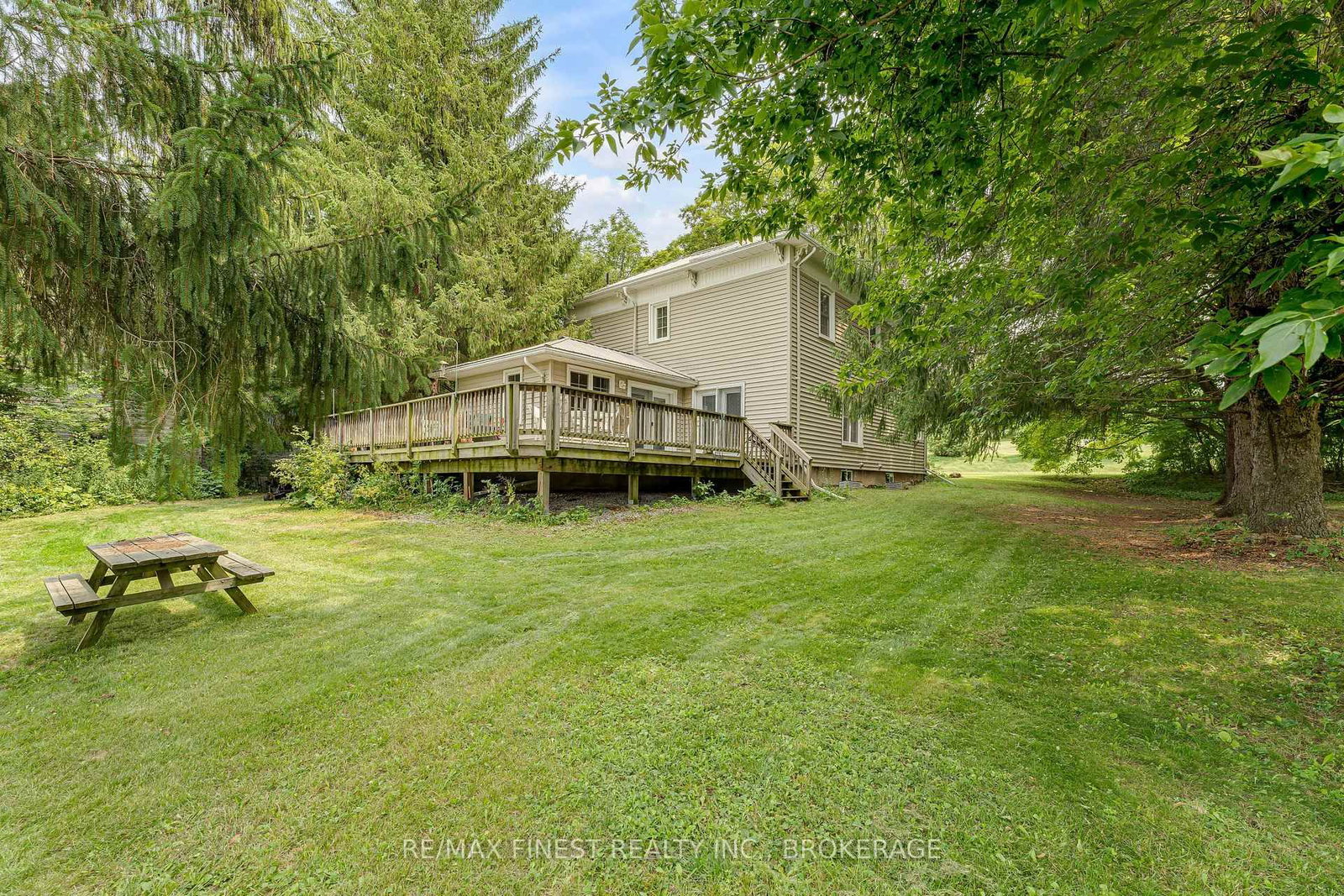 1011 Lennox and Addington County Rd 5 • Plantagenet, ON photo 34