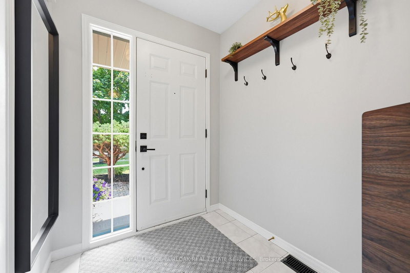 27 Bronte Court