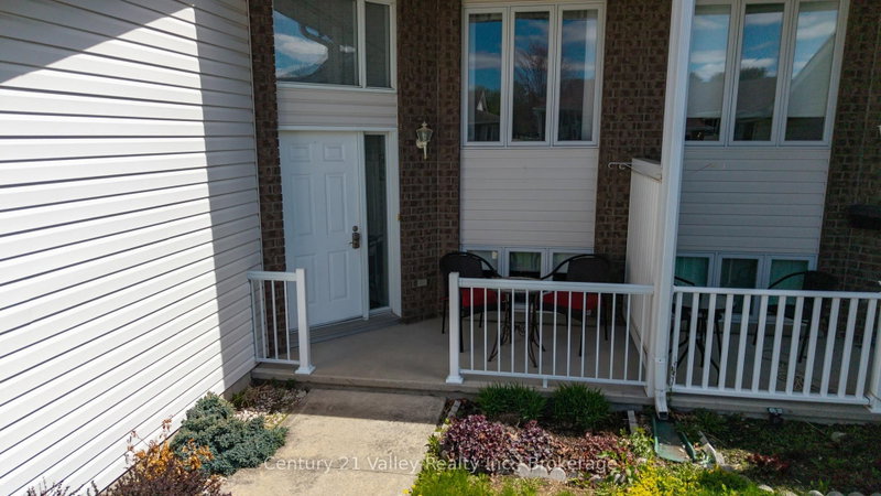 439 Mayhew Street