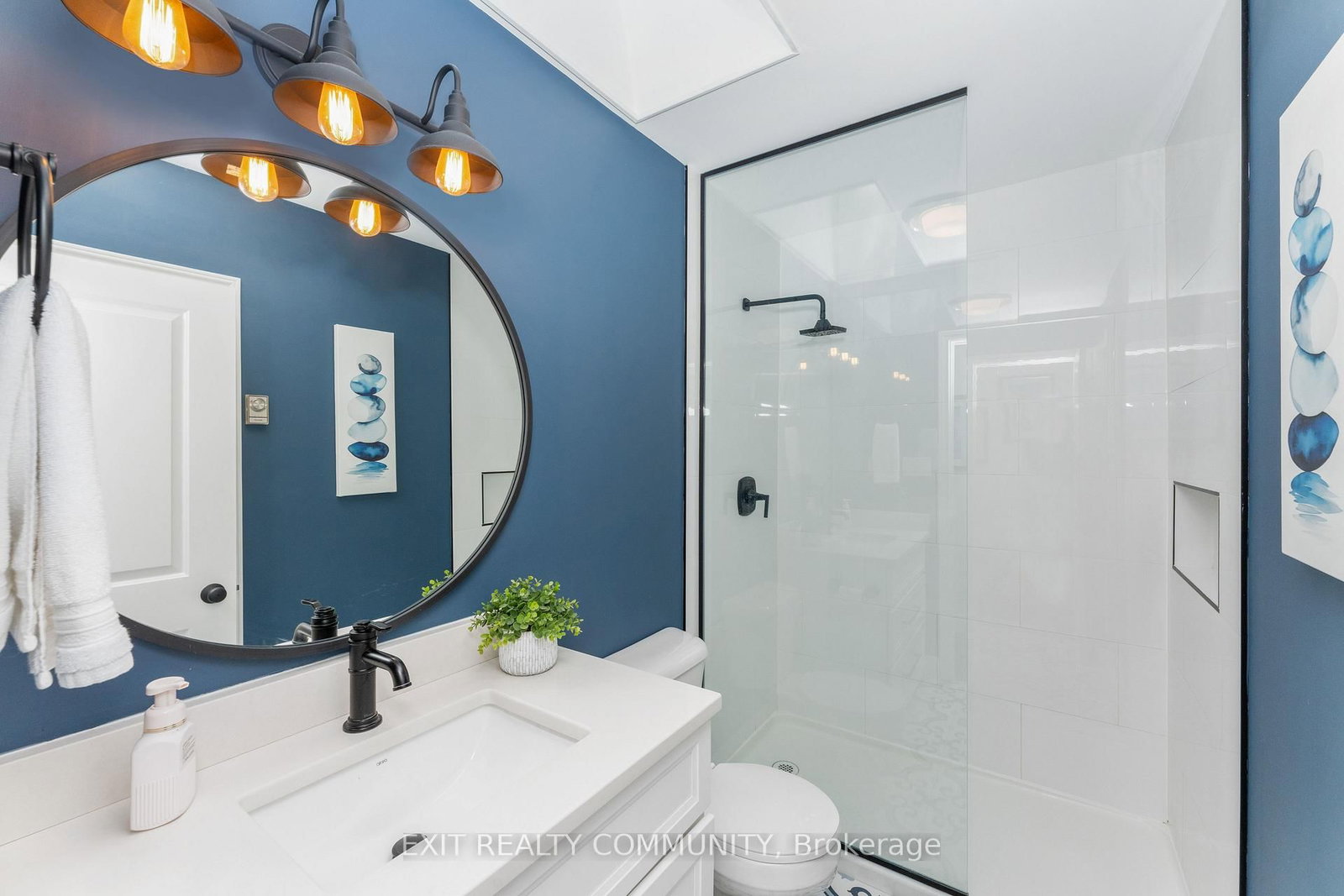 9871 phoebe Lane N • Lambton Shores, ON photo 16