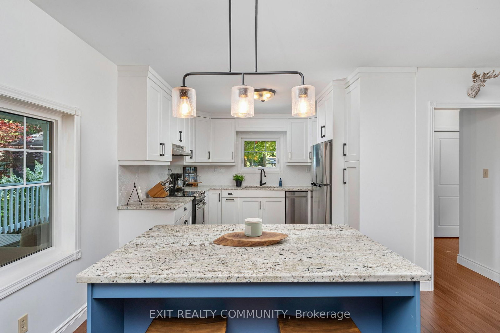 9871 phoebe Lane N • Lambton Shores, ON photo 5
