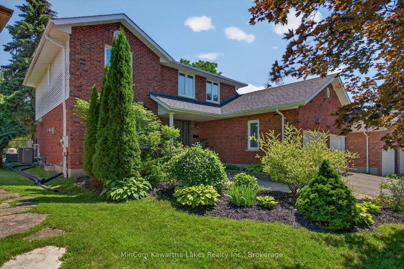 1947 PARKWOOD Circle