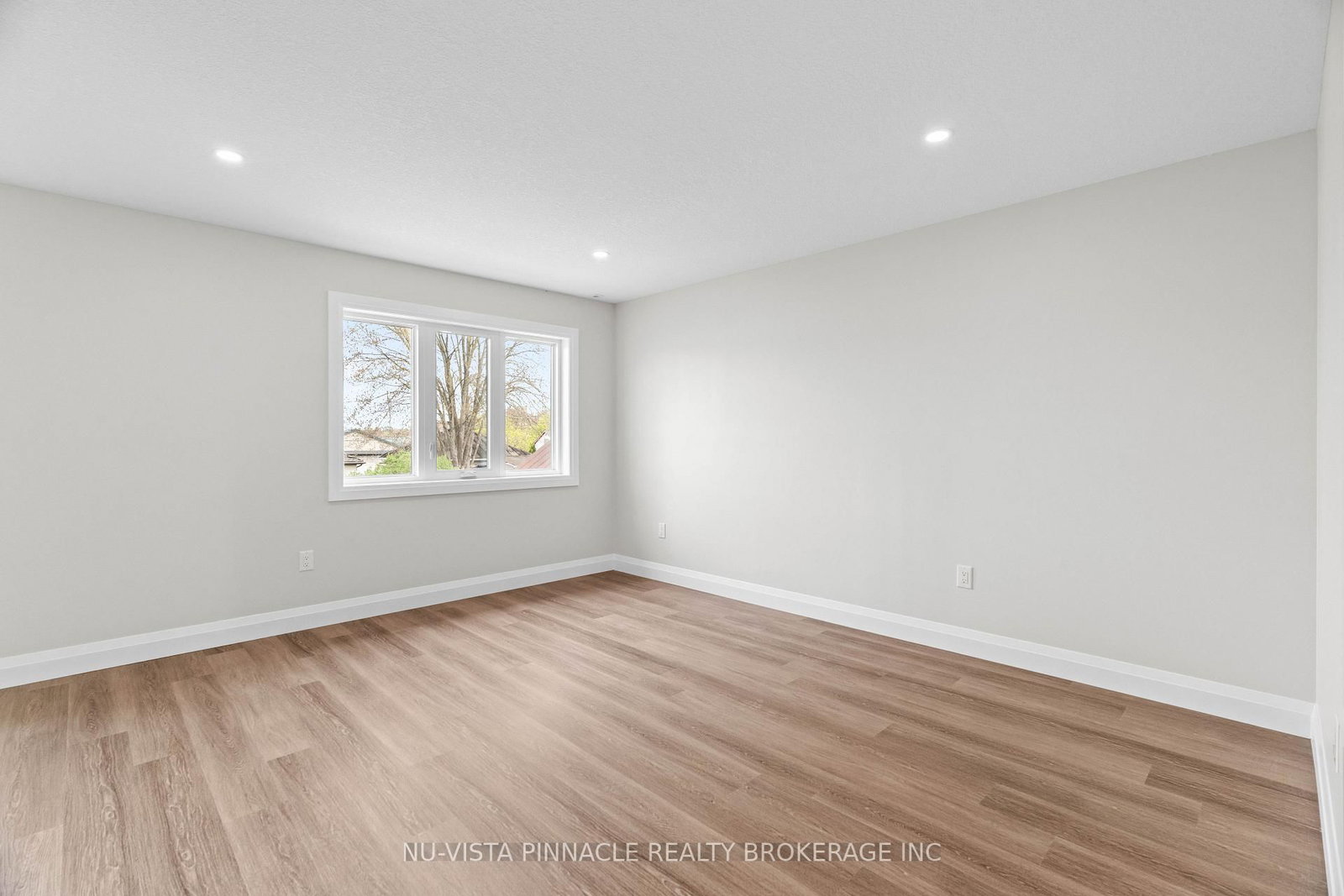 75 Doune Street • Strathroy-Caradoc, ON photo 23